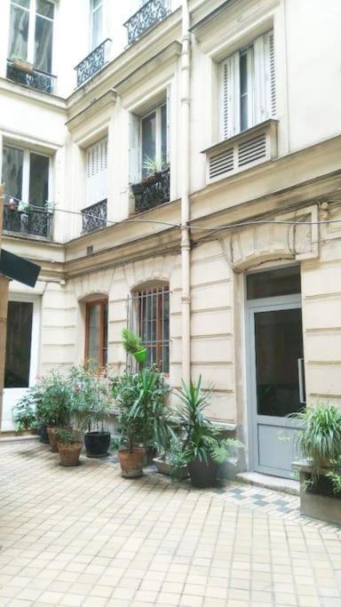 Studette Equipee Pour 1 Pers- 8 Eme Arr Apartment
